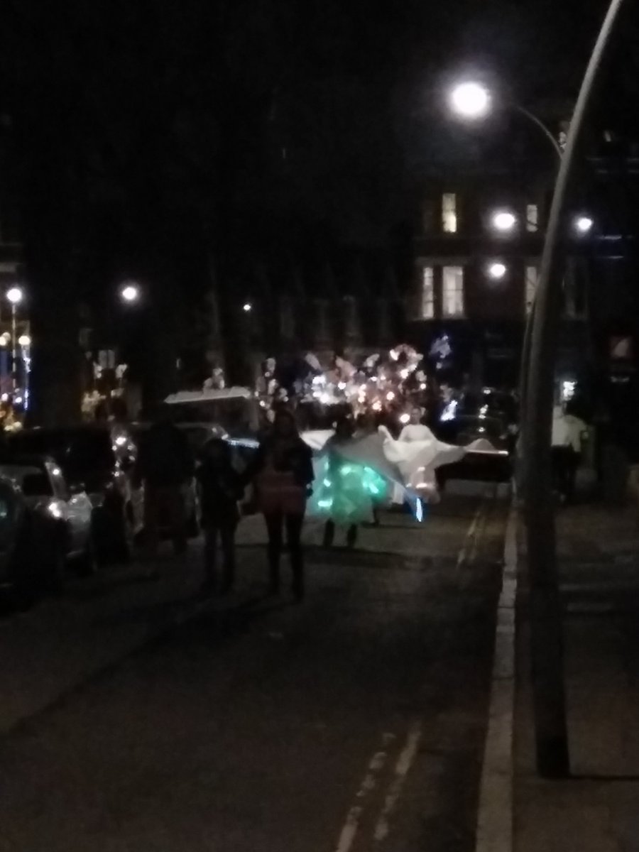 TweetsDulwich's tweet photo. Here comes the #springwaking parade https://t.co/hT5nCGQ1rN