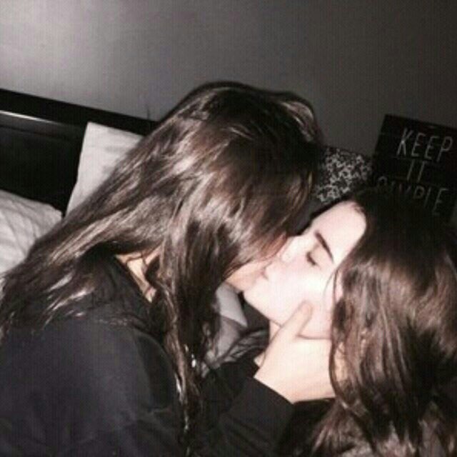 Laurengdrway's tweet photo. She said yesss💒💍

{@cambeacfalls} https://t.co/5iHSpsRZKB