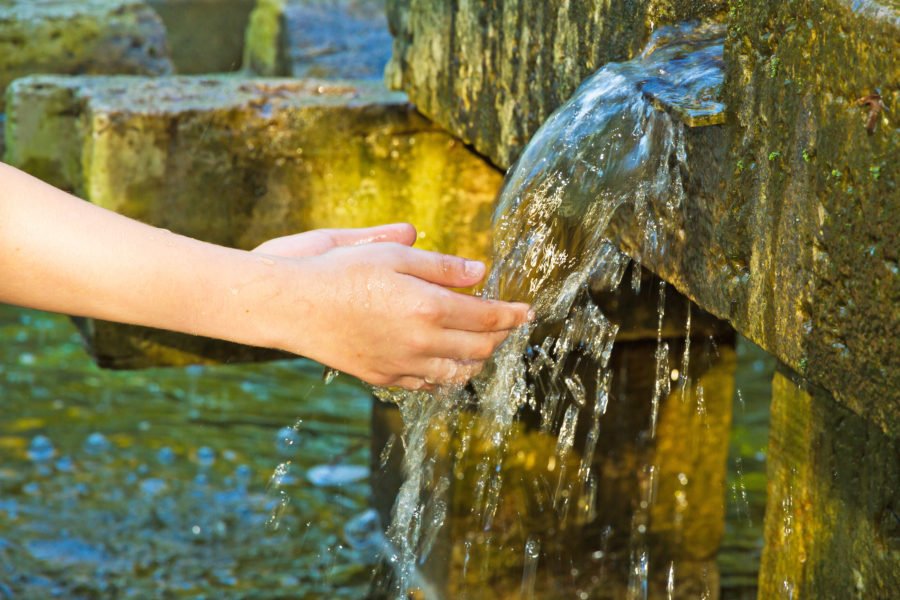 GreekBoston's tweet photo. All About the Fountain of Youth in Greek Mythology https://t.co/JT2rcCCPPZ https://t.co/snk8bDh4gr