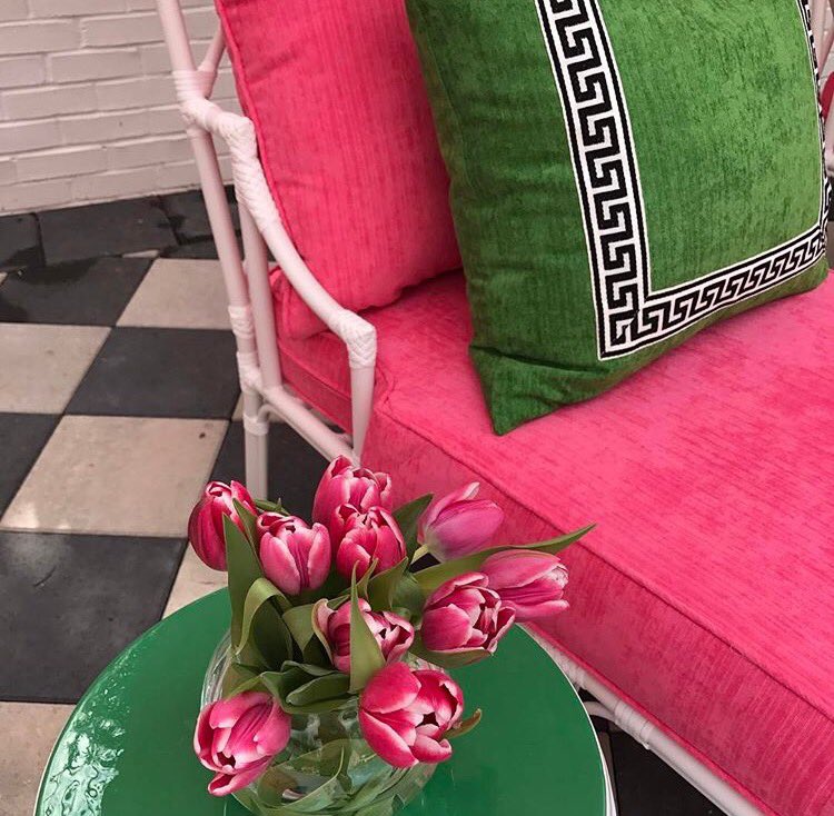 traditionalhome's tweet photo. Follow along all weekend as our April cover girl, @tobifairley, takes over our Instagram! #DesignerTakeover #THColor https://t.co/PxIpVxLFzs