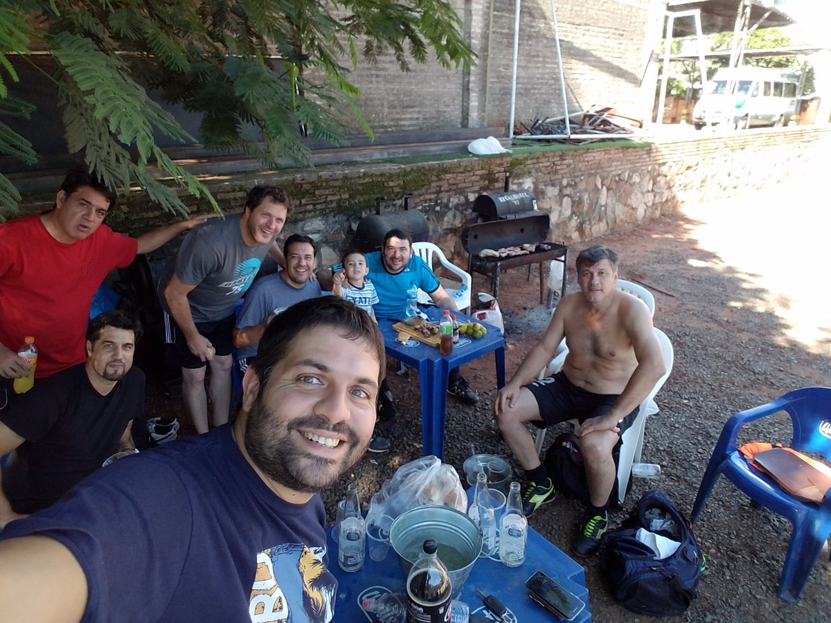 Muralla83's tweet photo. La racha sigue. Gran victoria frente al difícil @heineken05fc Otro festejo con asado y cerveza!!! El 3er. Tiempo presente🍻🍺 https://t.co/T7OaA7yksK