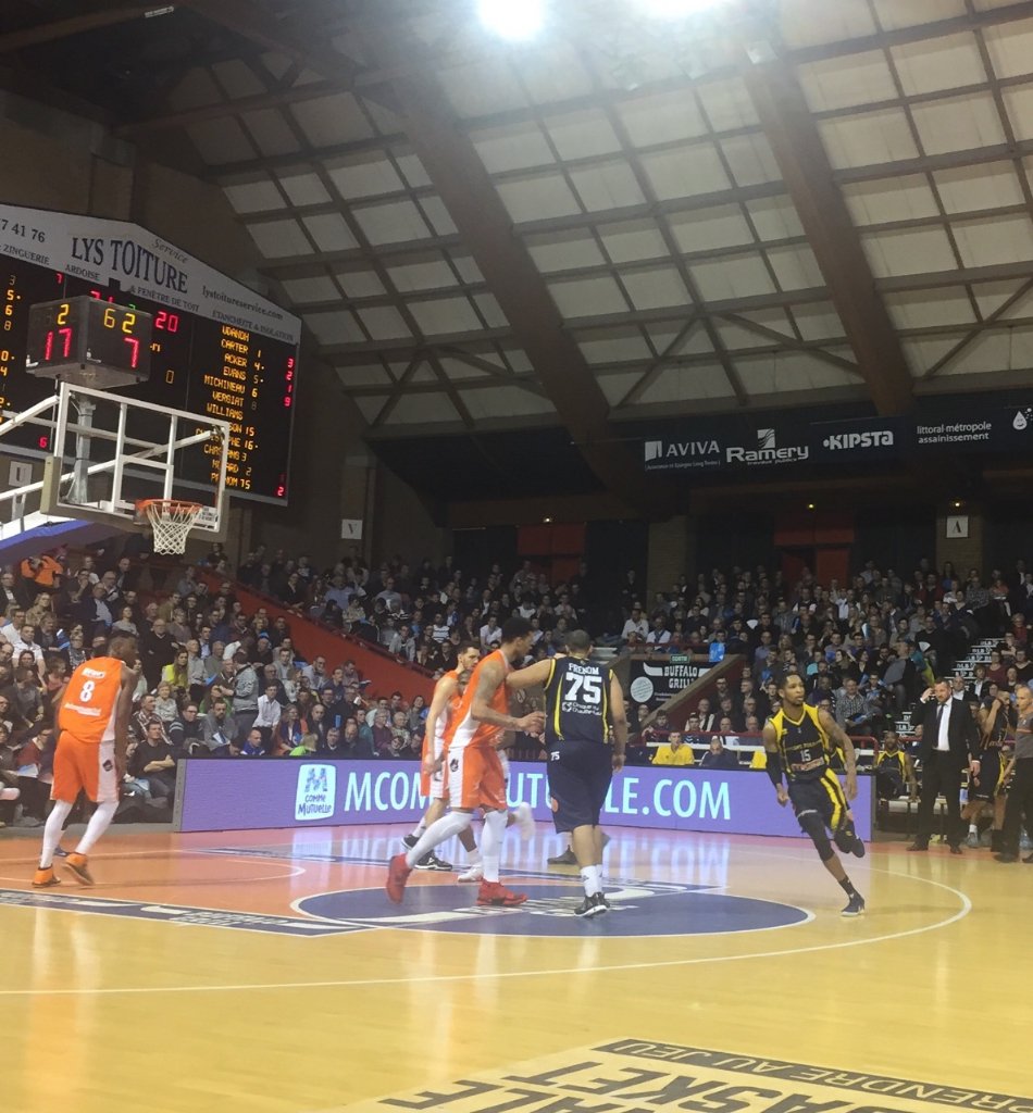 McommeMutuelle's tweet photo. Go BCM ! #mcommemutuelle #basketball https://t.co/LVN4moIxKj