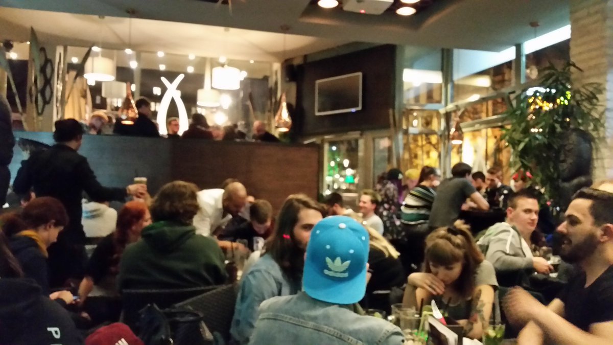 Die KuhHaut gehört uns! #TrashPop #DieHübschen #Mahlzeit #Grundlageschaffen