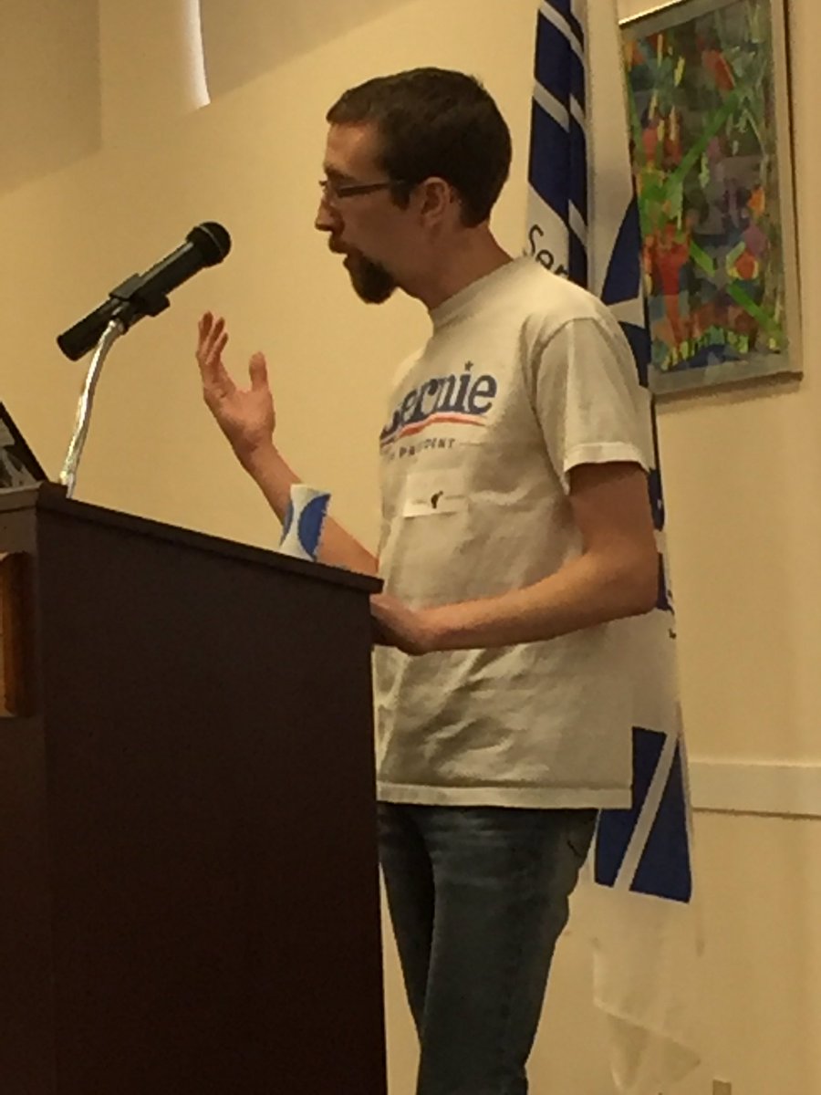 calix's tweet photo. @DJDynamicNC worked on @BernieSanders campaign in six states @designaresponse #DAR2017 https://t.co/r7hgjpYL5A