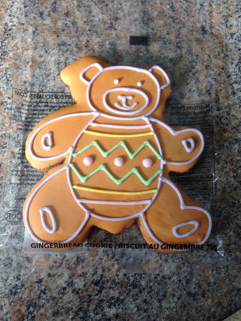 EleanorSibbert's tweet image. Cookie for @CHEOhospital from @FarmBoy #yummy #perfectwithtea