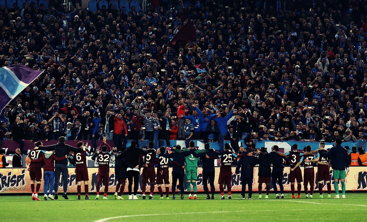 samedbayraktar's tweet photo. Sizin Allah'ınıza kurban be #Trabzonspor #41bin461 # https://t.co/jmU5aV208Q