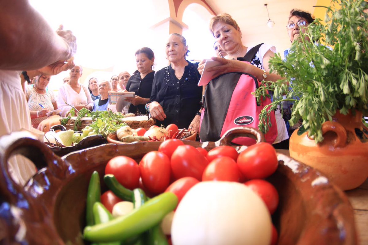 Las Cocineras Tradicionales de <a href="/M_Penjamo/">Municipio De Pénjamo</a> enseñando el sabor de la cocina guanajuatense <a href="/ferolivera09/">fernando olivera</a> @GtoSiSabe