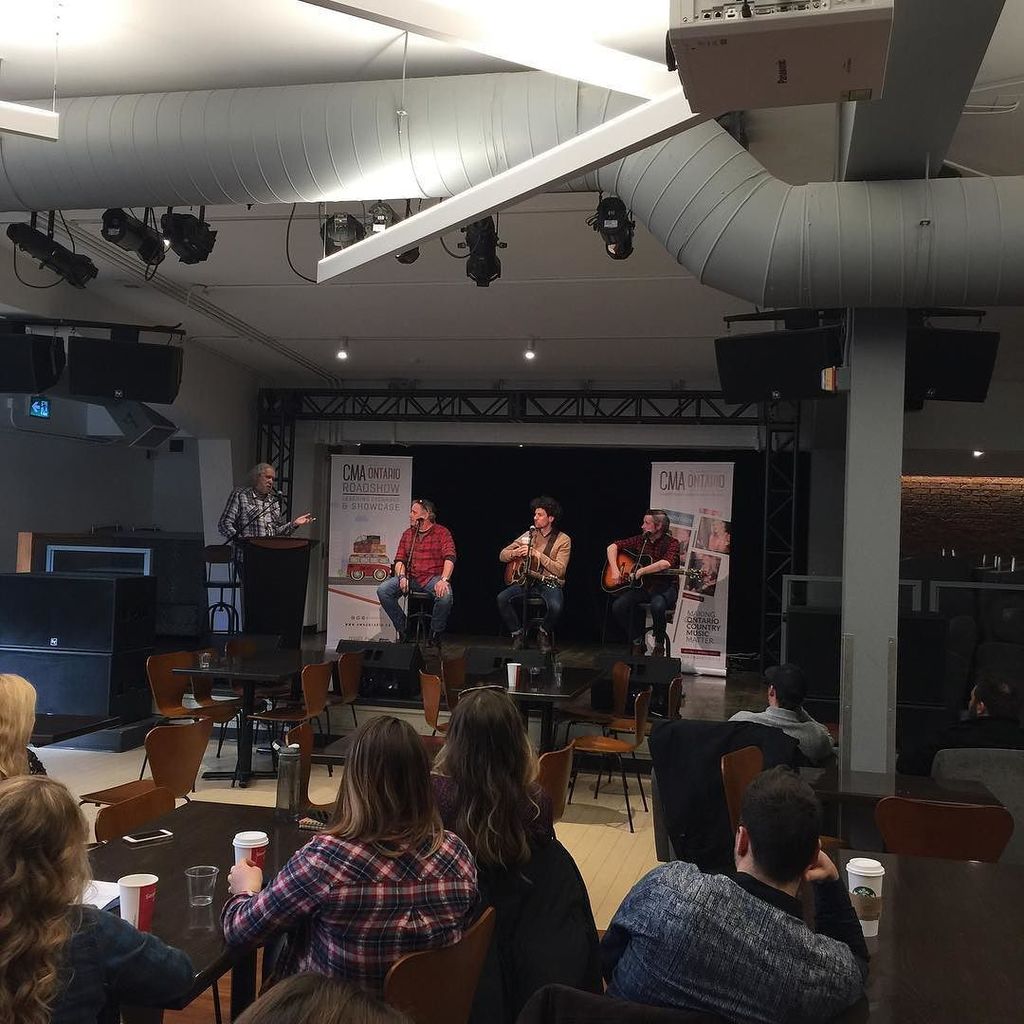 sam_arraj's tweet photo. Powerhouse of songwriter @thecmaontario road show https://t.co/m4GTdEQCHM https://t.co/w24lpTnf1r