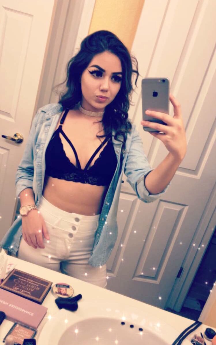 xocitlaalli's tweet photo. Snapchat saw it first 📸 #ittybittycomittee https://t.co/Wf26oZwZap