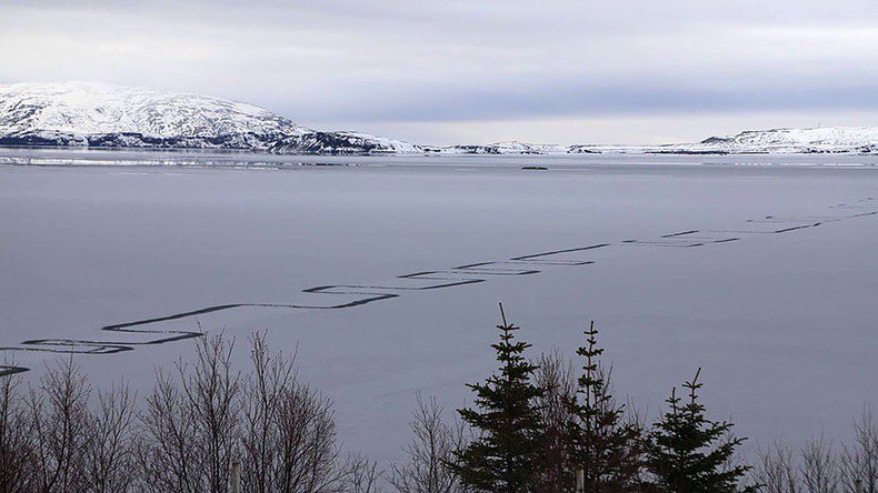 services_union's tweet photo. Weird geometric pattern etched into Iceland’s largest lake baffles  (PHOTOS) https://t.co/9hE5WsO8Cd #wearenotalone https://t.co/h0mlz2UTQl