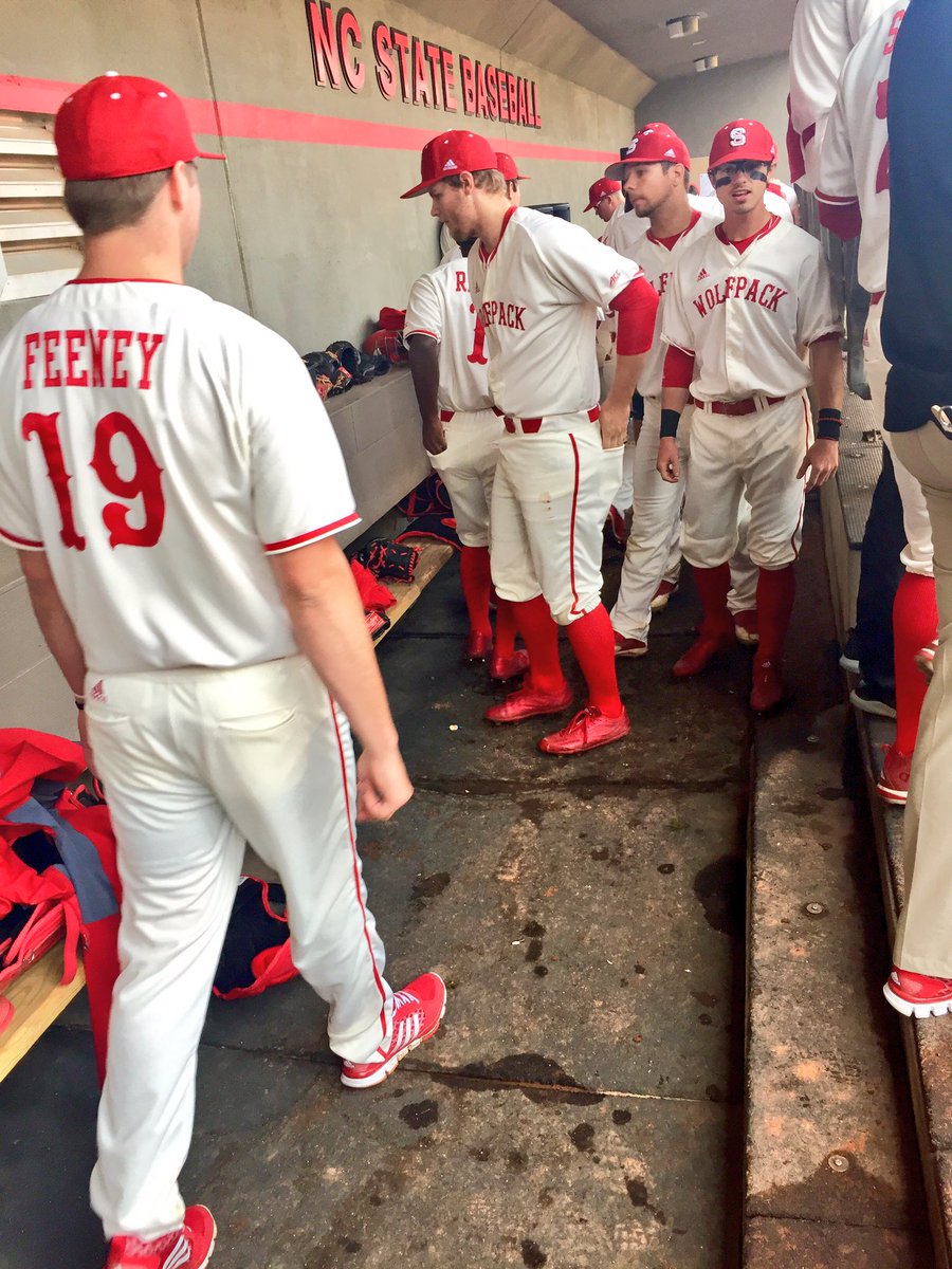 ncaa baseball uniforms