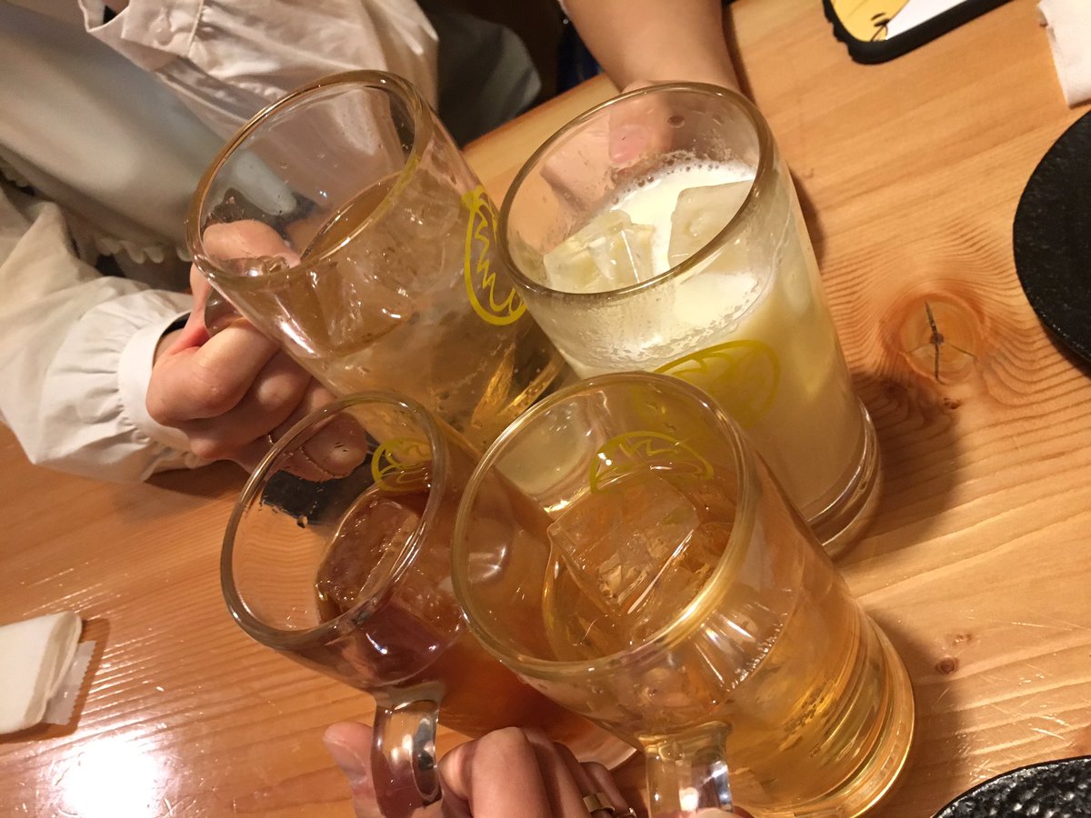 Shi0_1108's tweet photo. 帰宅〜〜！！
こんな時間まで遊んだのいつぶりってくらいだけど、このメンバー楽しすぎてあっという間💓寛也はとうり連れて友達の赤ちゃんに会いにいって〜とうり寝かしつけてこんな時間までみててくれてありがとう！寛也だからこんなに頼れるし安心して預けられる！イクメンパパにはいつも感謝👏 https://t.co/V4NZcw3EW2