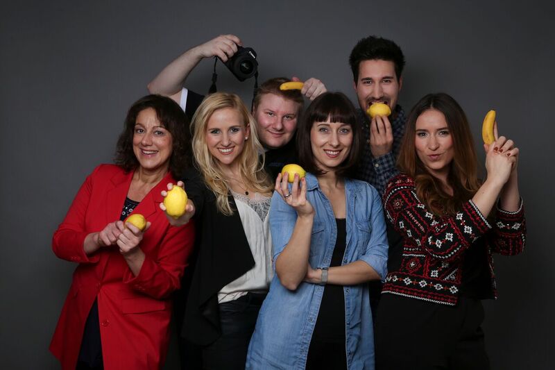 SylviaKunert's tweet photo. #Fotoshooting #Bamberg #Madlen #Maskenbildnerin #Christian #Fotograf #PremiumPresenters #Moderatoren sagen #Danke #Marie#Lena#Sylvia#Fabi https://t.co/KsJafkzhA1