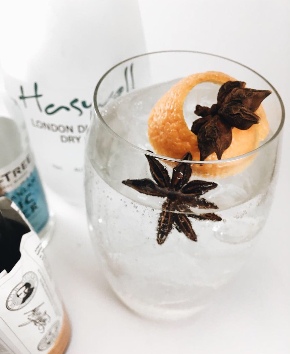 #HaswellGin &amp; <a href="/FeverTreeMixers/">Fever-Tree Mixers</a> tonic water make the 👌🏼 combination for the perfect pour this summer #LetTheGinBegin