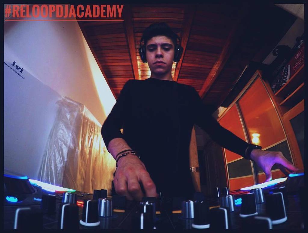 reloopdjacademy's tweet photo. 🔥📀🔥#NuevoTalento #ReloopDjAcademy
@cripsmusic
Productor y DJ egresado de @ReloopDjAcadem… https://t.co/lNuFpVOWjG https://t.co/iUzTWmgI5H
