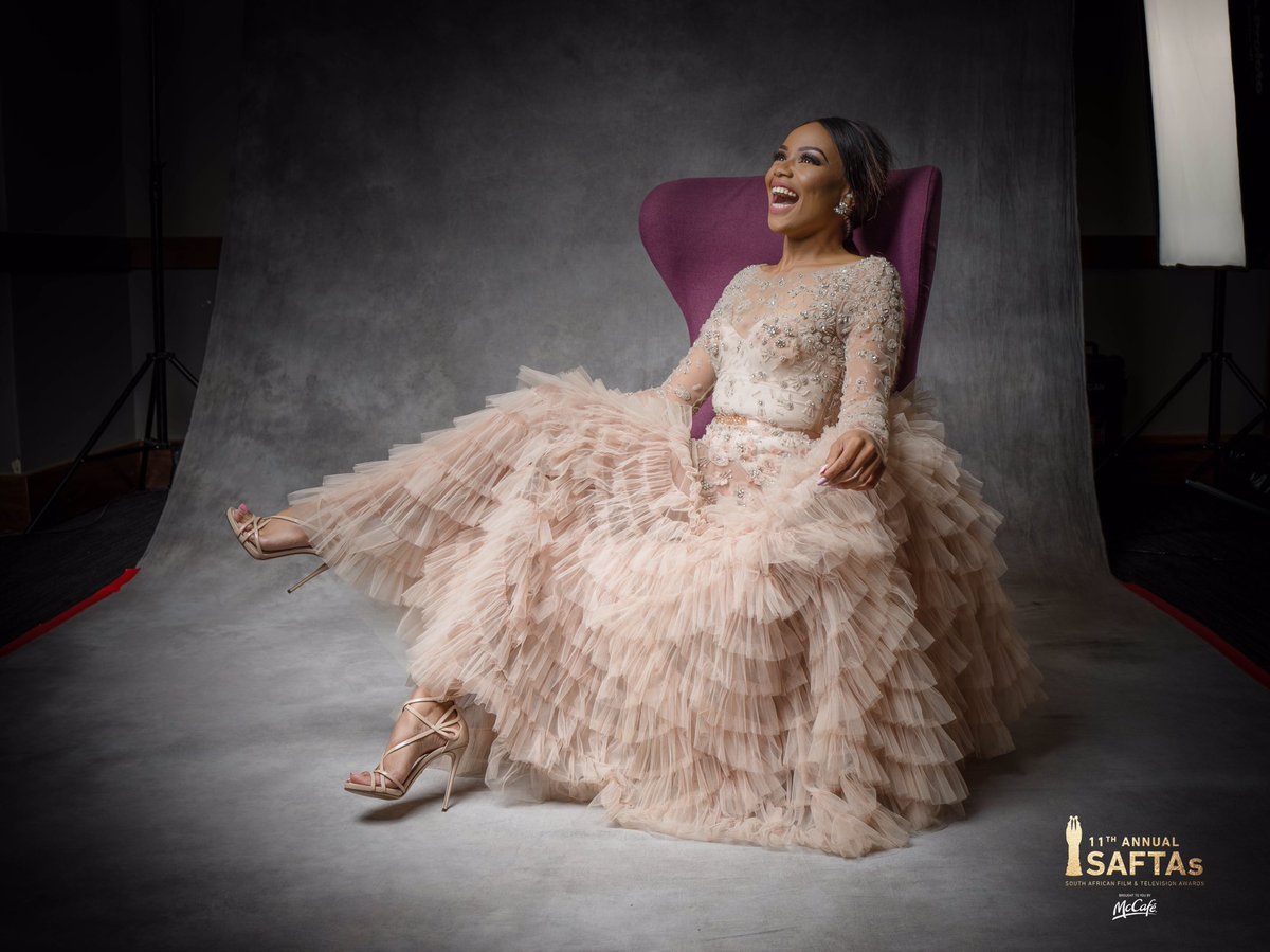 Bonang's tweet photo. Magic. 👑🐝 #SAFTAs11 https://t.co/RA1S2dmt5W