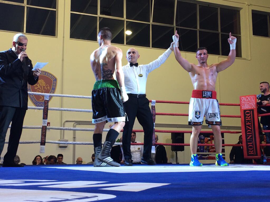 FPIBoxe's tweet photo. #Ranaldi vs #Sinacore Titolo Italiano Supermedi Sottoclou DiLuisa vs Marongiu WP https://t.co/Kn0IRmCKnL