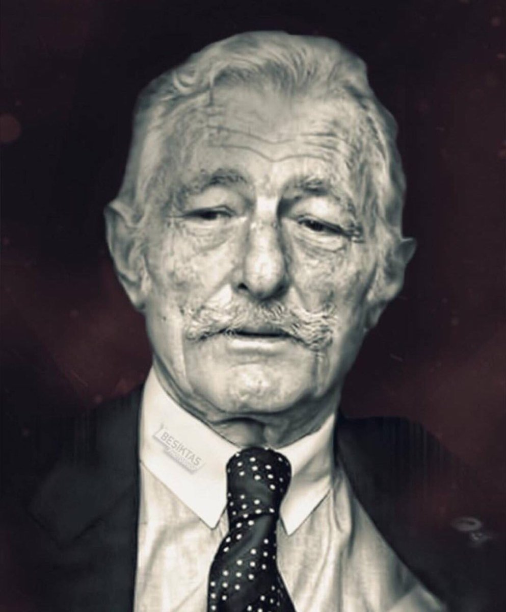 Evlatların izinde büyük başkan.
#SüleymanSeba
#YerGökAşk114YaşındaBeşiktaş