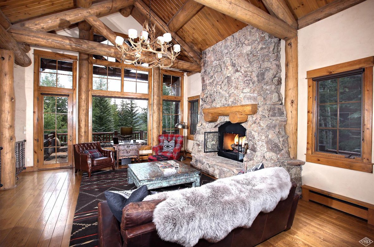 OwnBeaverCreek's tweet photo. Open house @BachelorGulchCO. Drive up the road @RitzCarlton &amp; see this beautiful 5 bedroom,7 bath log home priced at $4.295 million. Ski in! https://t.co/jJDfgDvxN2
