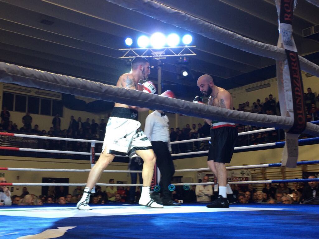 FPIBoxe's tweet photo. #Ranaldi vs #Sinacore Titolo Italiano Supermedi Sottoclou Faraoni vs Habachi https://t.co/dtDJPo4WJI