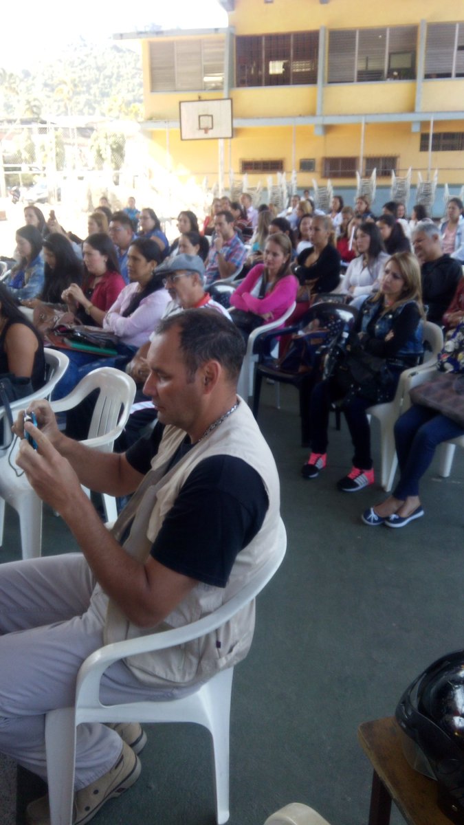 javiermusic0809's tweet photo. Congreso Pedagógico Municipal#SedeEnbPadreMaya https://t.co/2JQtHbHWFX