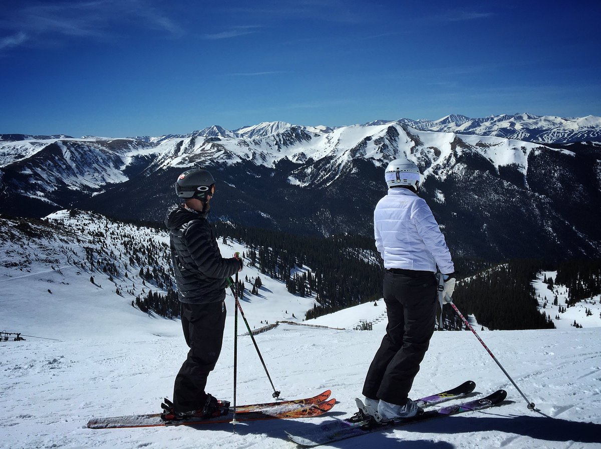 TweetDoodleBird's tweet photo. Had to stop and look for a minute. #springskiing #abasin https://t.co/jWQorCukGE