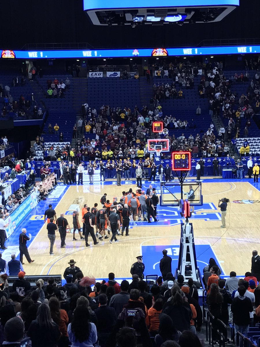 sarawilson021's tweet photo. Still a great run by our team! Final Four is a great accomplishment and we are FC proud! 🏀 Go Creek! @FernCreekHigh @fcthsathletics https://t.co/BtEg0u4tym