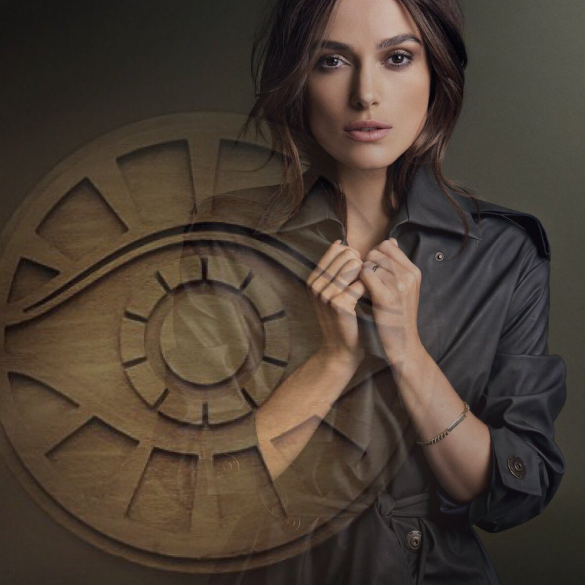 CapsizedJane's tweet image. •Am I too far gone for a remedy?
Will you help me?
'Cause I'm dying
To be something more than a memory.
If I reach out
Can I trust you?•