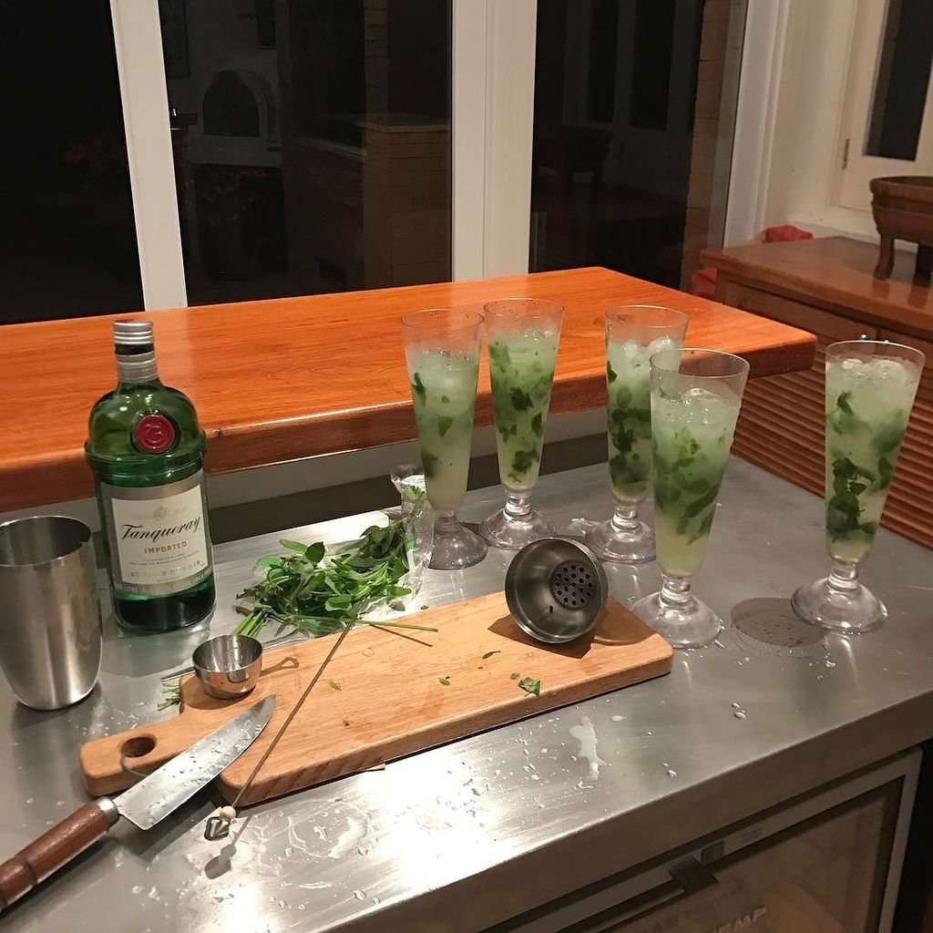 may_barros's tweet photo. Results: Gin Basil Festival #bartendergig #ginbasil #tanqueray https://t.co/rLj1NU7PCo https://t.co/gQJmPgI4Y3