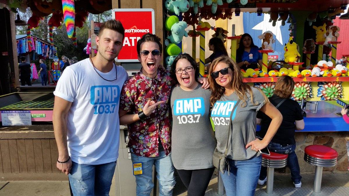 Mandicane07's tweet photo. #AMPSPRINGBREAKOUT @nathanfast @sybil1037 @TannerKloven Love y'all to pieces! https://t.co/eLd5IAXRwn