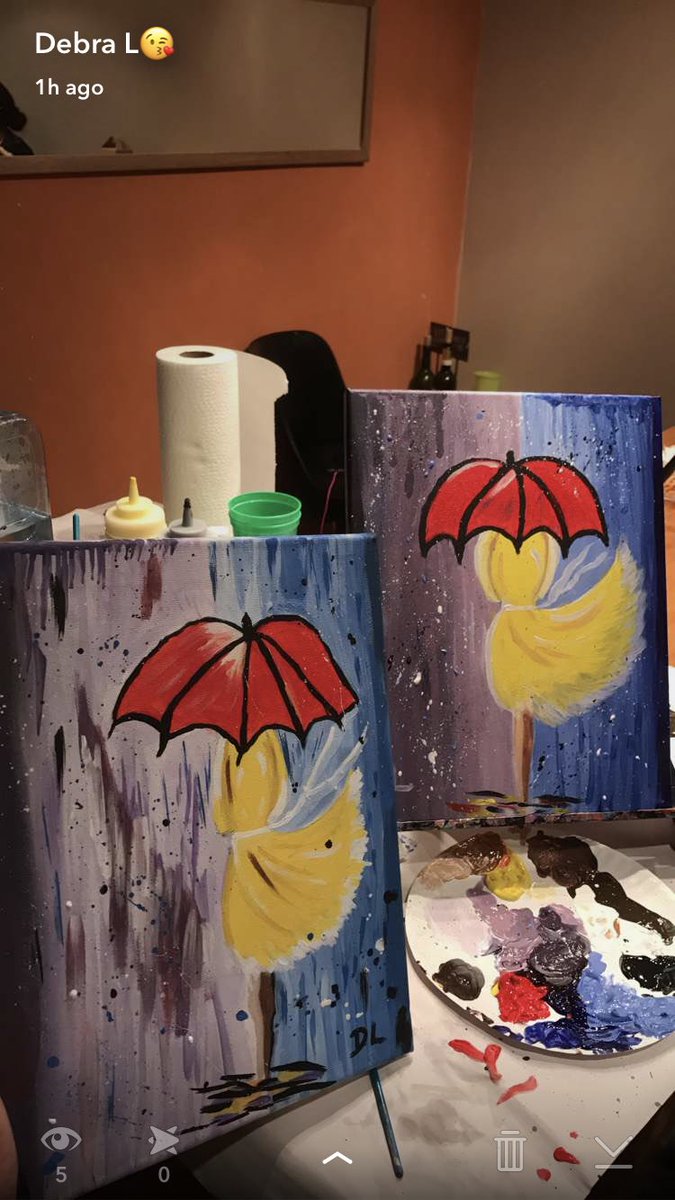DebraLFA07's tweet photo. Another successful paint party #WM4U #CanvasPainting 🎨🍷 https://t.co/rdUY30QuOm