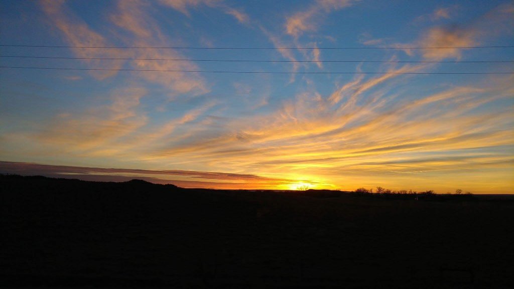 TravisMillikan's tweet photo. Perks of western Nebraska         👉🏽amazing sunset pictures https://t.co/0n0AliyWq4