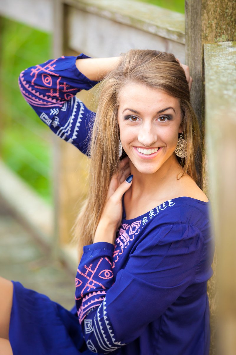 magerimage's tweet photo. Here's a throwback to Sydney's senior session! #senior #seniorgirl #seniorposing #seniorideas #magerimagephotography #magerimageseniors https://t.co/x5jXXP8uir