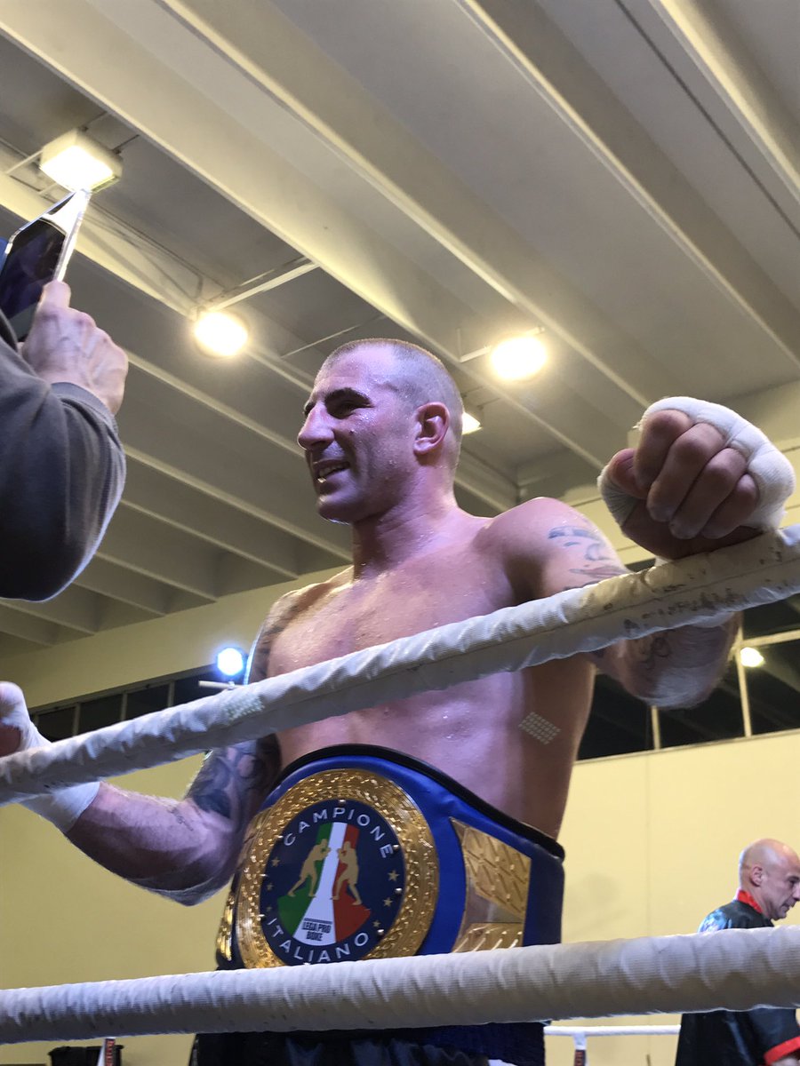 FPIBoxe's tweet photo. #Ranaldi vs #Sinacore Titolo Italiano Supermedi Valerio "ICE" RanaldiCampione https://t.co/YAqCi1yMbs