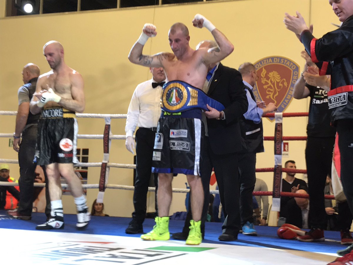 FPIBoxe's tweet photo. #Ranaldi vs #Sinacore Titolo Italiano Supermedi Valerio "ICE" RanaldiCampione https://t.co/YAqCi1yMbs