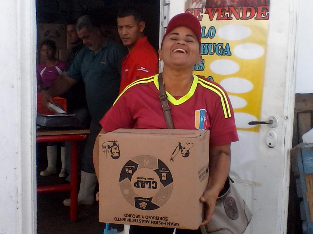 gasmaca's tweet photo. Trabajadores de Gasmaca reciben beneficio de cajas del clap. https://t.co/fHogtLdg2i