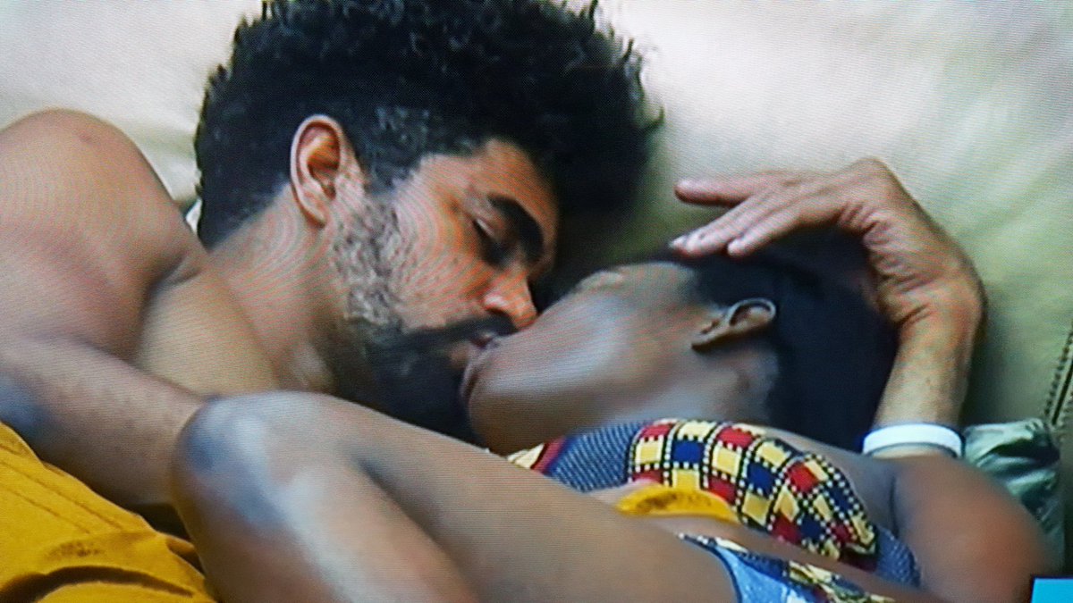 #BBNaija UPDATE; Bisola and ThinTallTony Kiss and smooch in bed