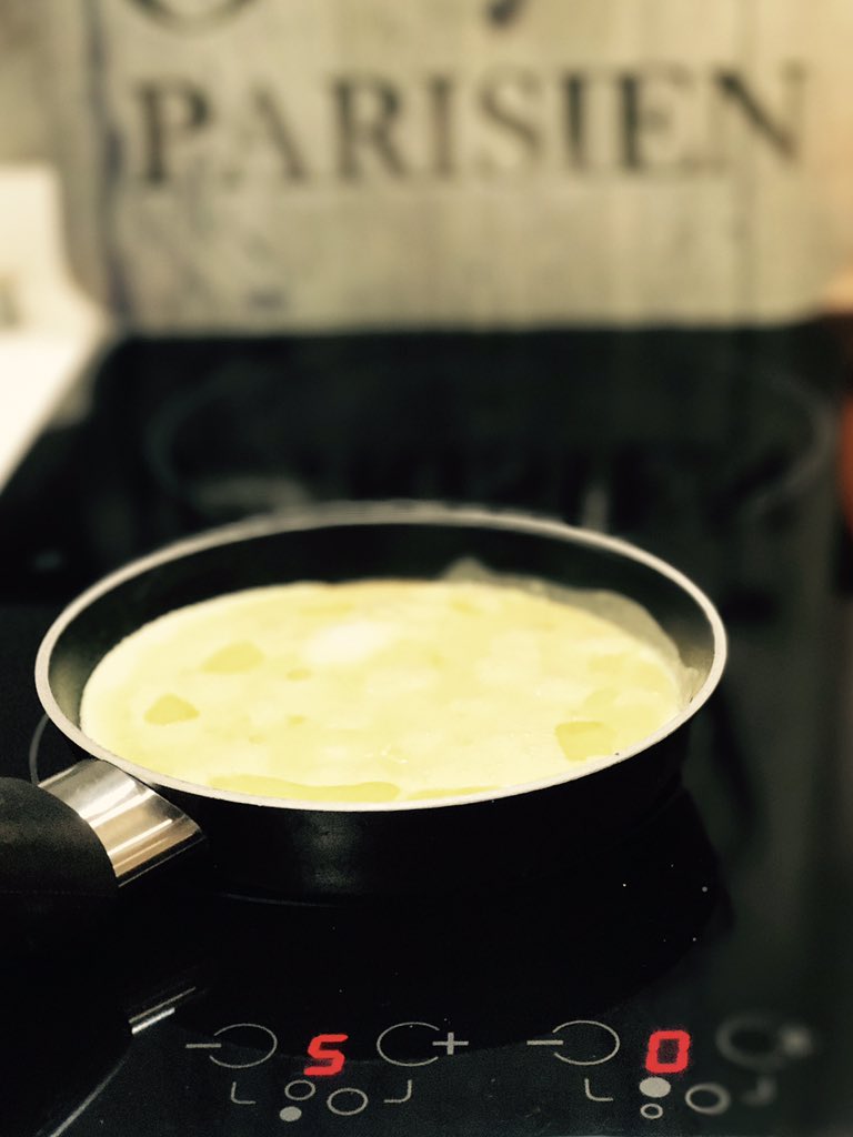 LavidadeG's tweet photo. #DesayunoSinAzucar 

Avena con arándanos. 
Tostadas de sarraceno con aceite. 
Tortilla.
Opciones para cada día. 👍🏻@SinAzucarOrg https://t.co/ndhesPLi7X