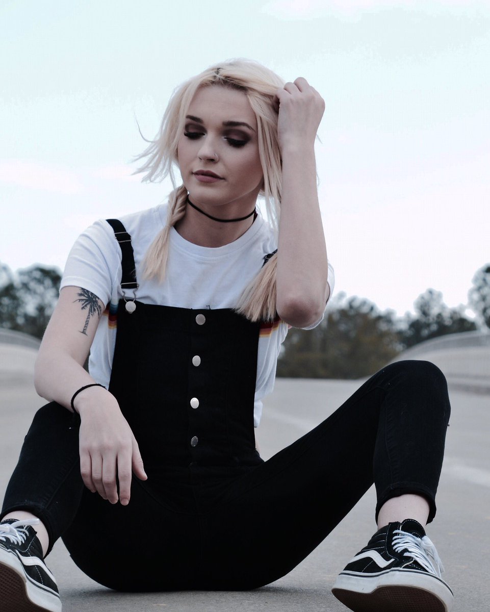 Taylor Skeens (IamRealTaylor__) Twitter