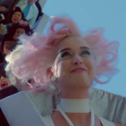californiagurls's tweet photo. @katyperry same 😂 #CTTRVideo https://t.co/ETRpUrjjB7