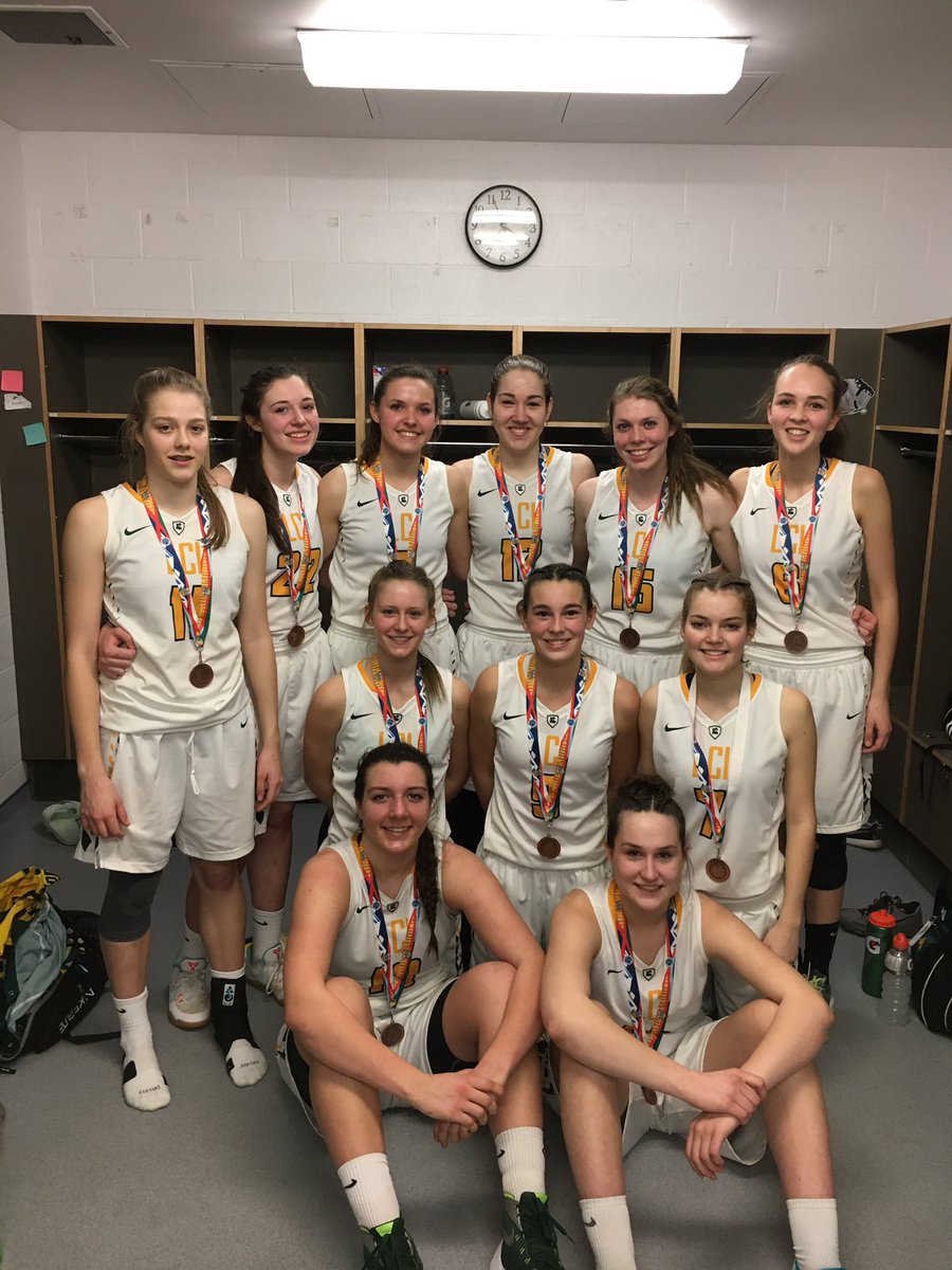 LCI_Clippers's tweet photo. Love all of these girls. Provincial bronze medal...it's actually more of a rose gold 😜. 30-3 on the season https://t.co/xnGEIge7Ay