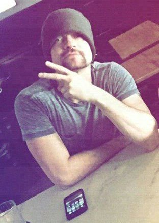 MIvyne's tweet photo. Ahh..this cute handsome muffin maker of mine...lol! (From jessewithae's instastory ) #stealingagain #sorry https://t.co/Qi3nF6B7eE