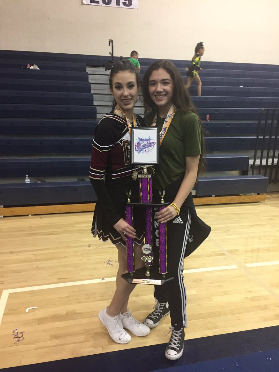 cheer_bghs's tweet photo. Proud #BGHScheer officers. #gatornation #gatorpride #gatorcheer #fcda #wecompete #proudtobegolemangators https://t.co/0dlEFWfWOa