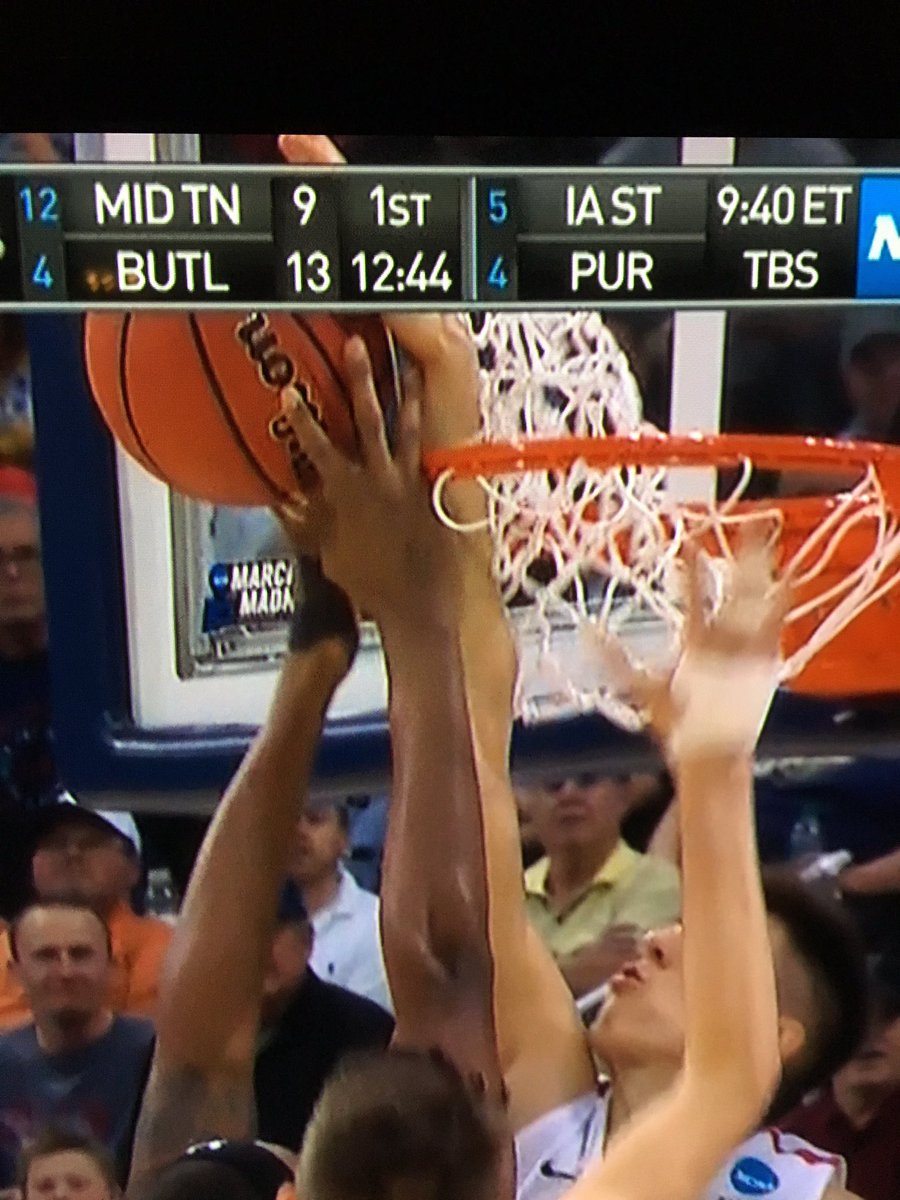 metallidan's tweet photo. That's embarrassing NCAA #Northwestern getting screwed. #MarchMadness https://t.co/5NXEuQDS7Z