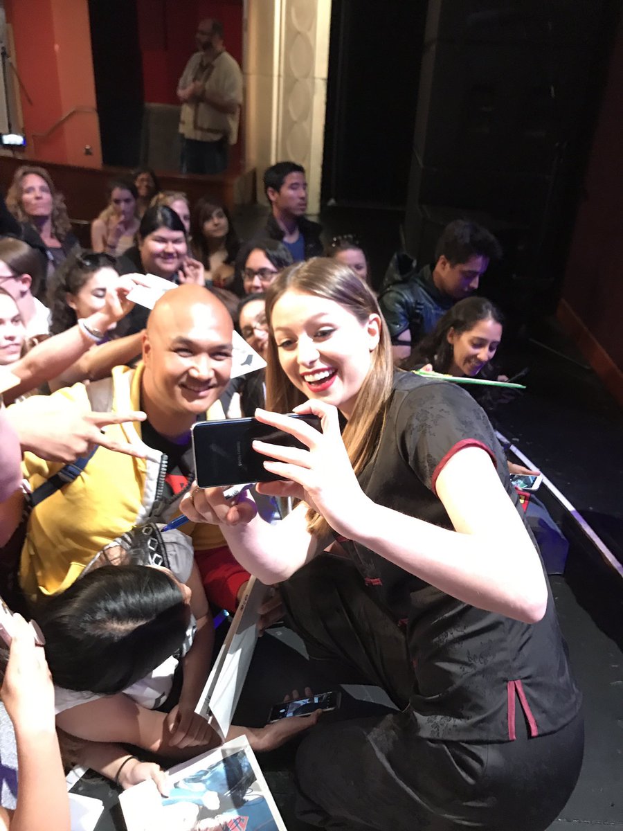_supermelissa's tweet photo. @MelissaBenoist look at her she's so innocent, pure, kind, cute, lovely and beautiful. She loves her fans. ❤️ I LOVE YOU https://t.co/G8RVVh3ucY
