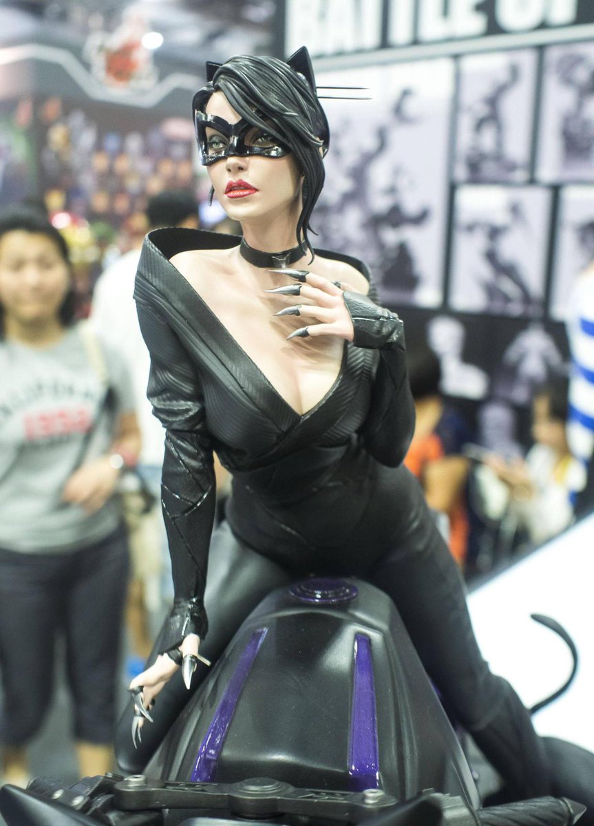Gotham City Fans on Twitter "Catwoman on Bike Statue by XM Studios…