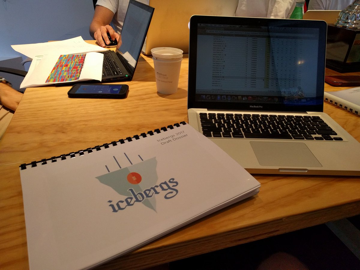 Icebergs tweet media