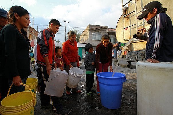 diariocorreo's tweet photo. El agua no retorna en todo #Lima pero @Sedapal cortará de nuevo el servicio ► https://t.co/9RGrdWMNkn https://t.co/mKoSZc0po2