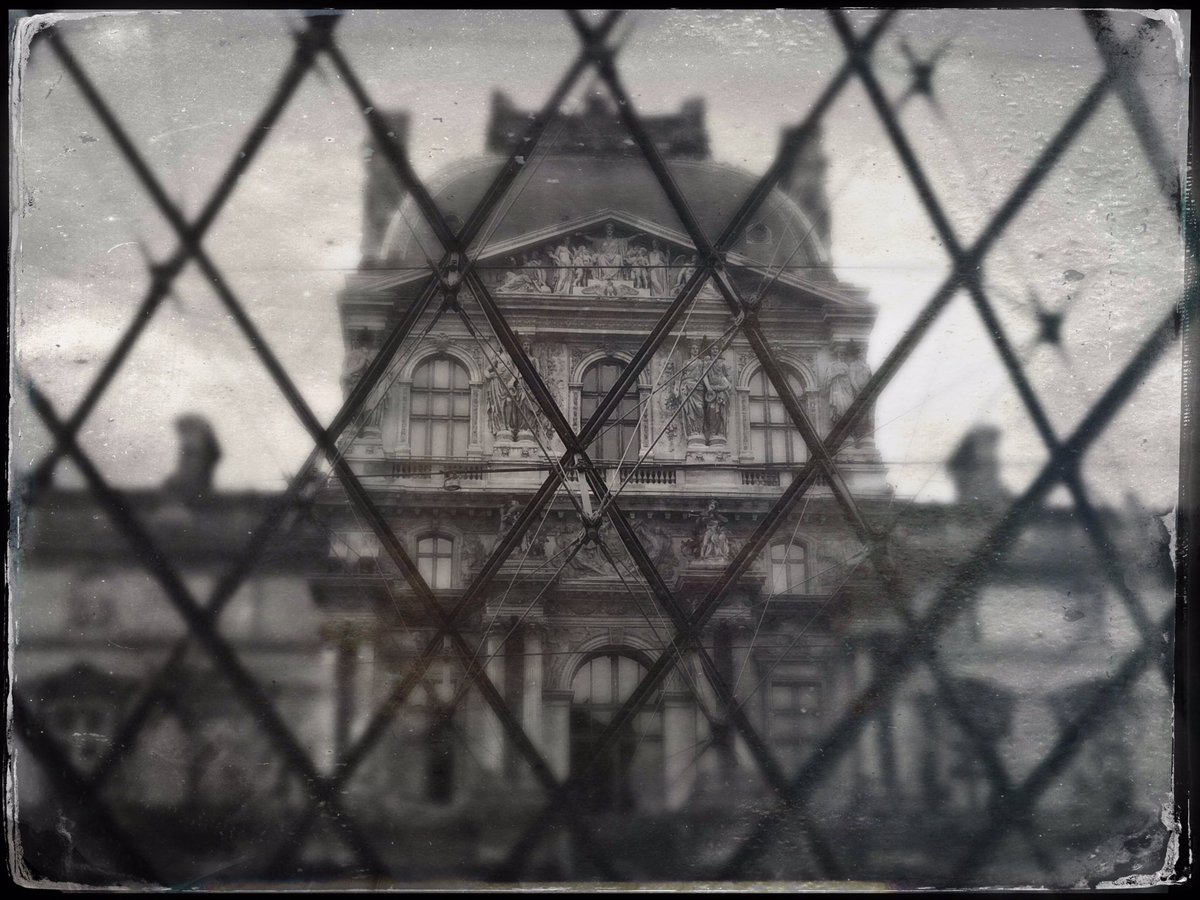 EppersonJana's tweet photo. The Louvre from inside the glass pyramid https://t.co/2OE2xrsYht