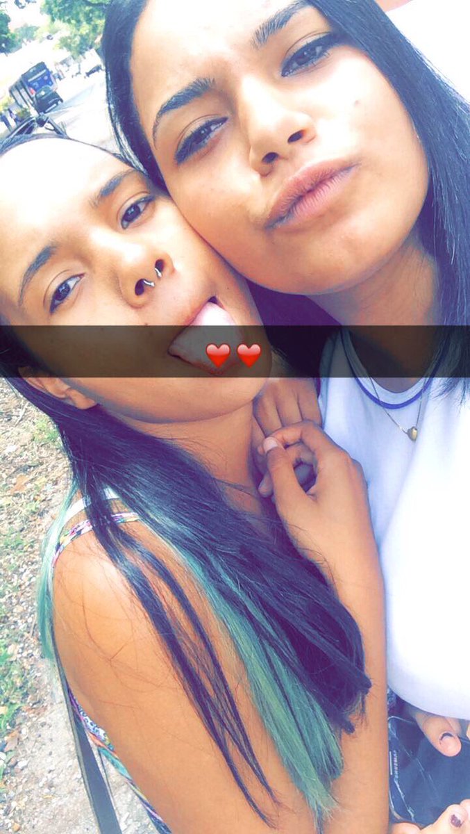 _emillyaraaujo's tweet photo. Parabéns para a piranha da minha vidaaaaa!! #PDZN 🍻❤️❤️❤️❤️ https://t.co/pBbLjUP4eb